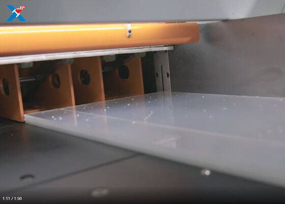 comprar Lámina de acrílico cortada a medida de 2 mm con sierra de corte electrónica online manufacture